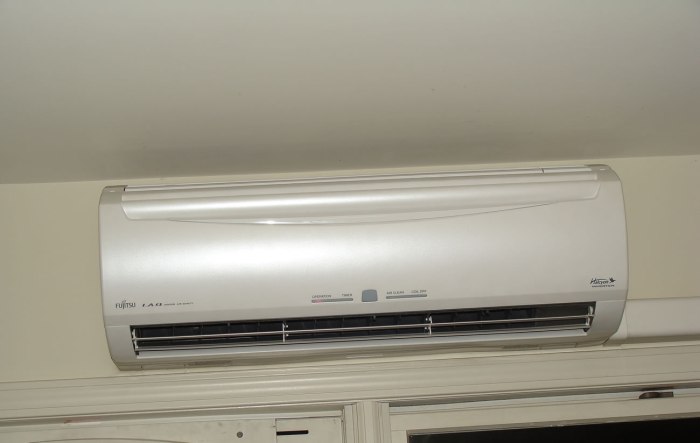 Wall mounted ac